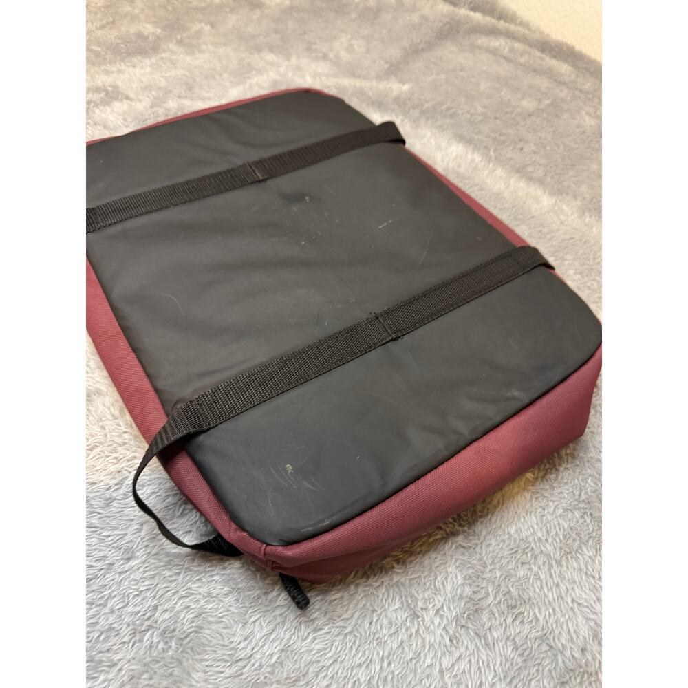 Pyrex Portables Large Casserole Carrying Bag Cold Hot Pockets 12x16" Maroon - Picture 7 of 7
